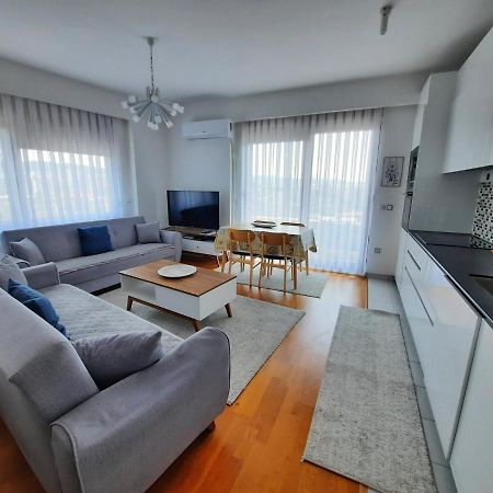 Luxury Sky View Apartment Pristina Exterior photo