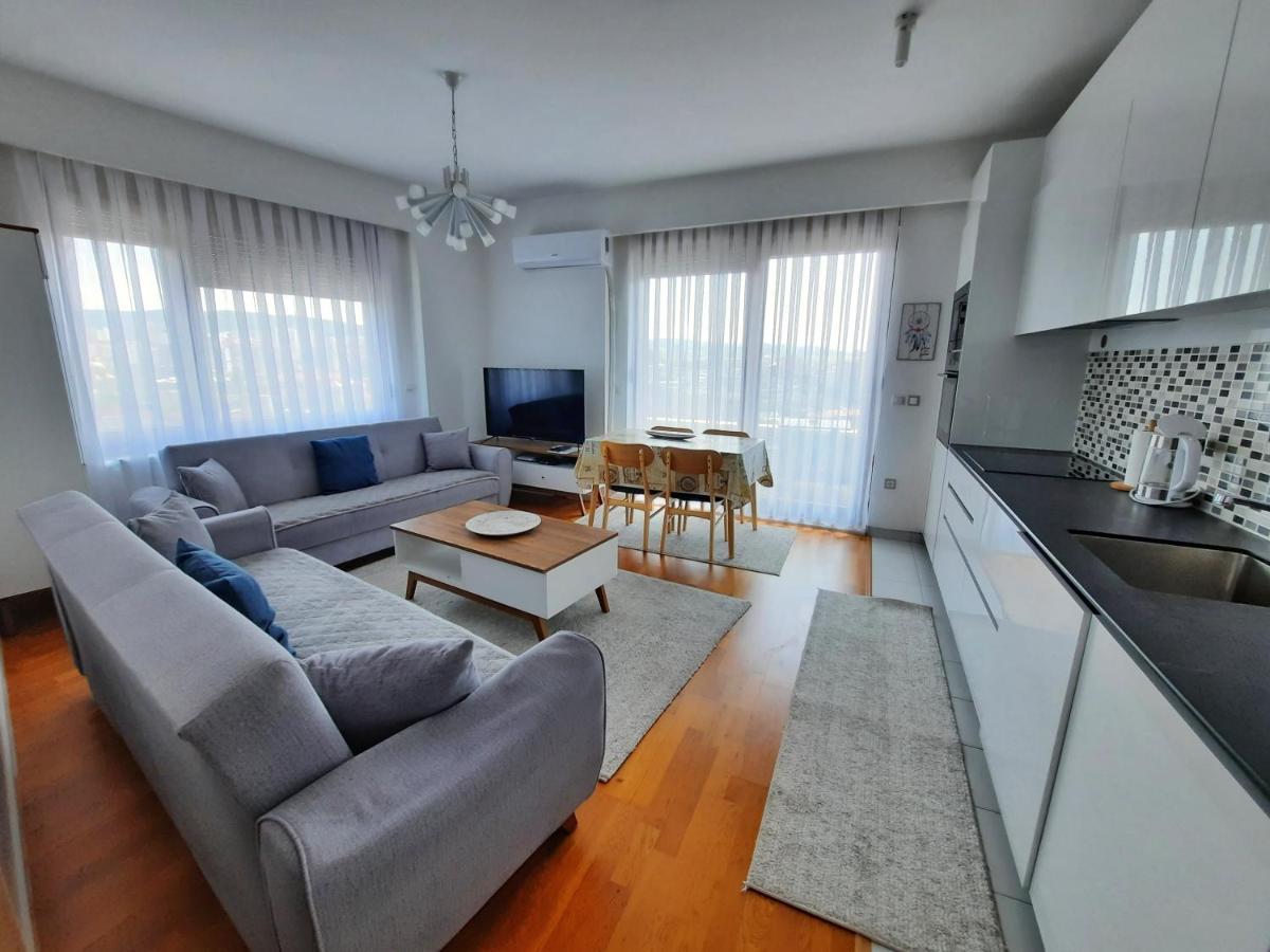 Luxury Sky View Apartment Pristina Exterior photo