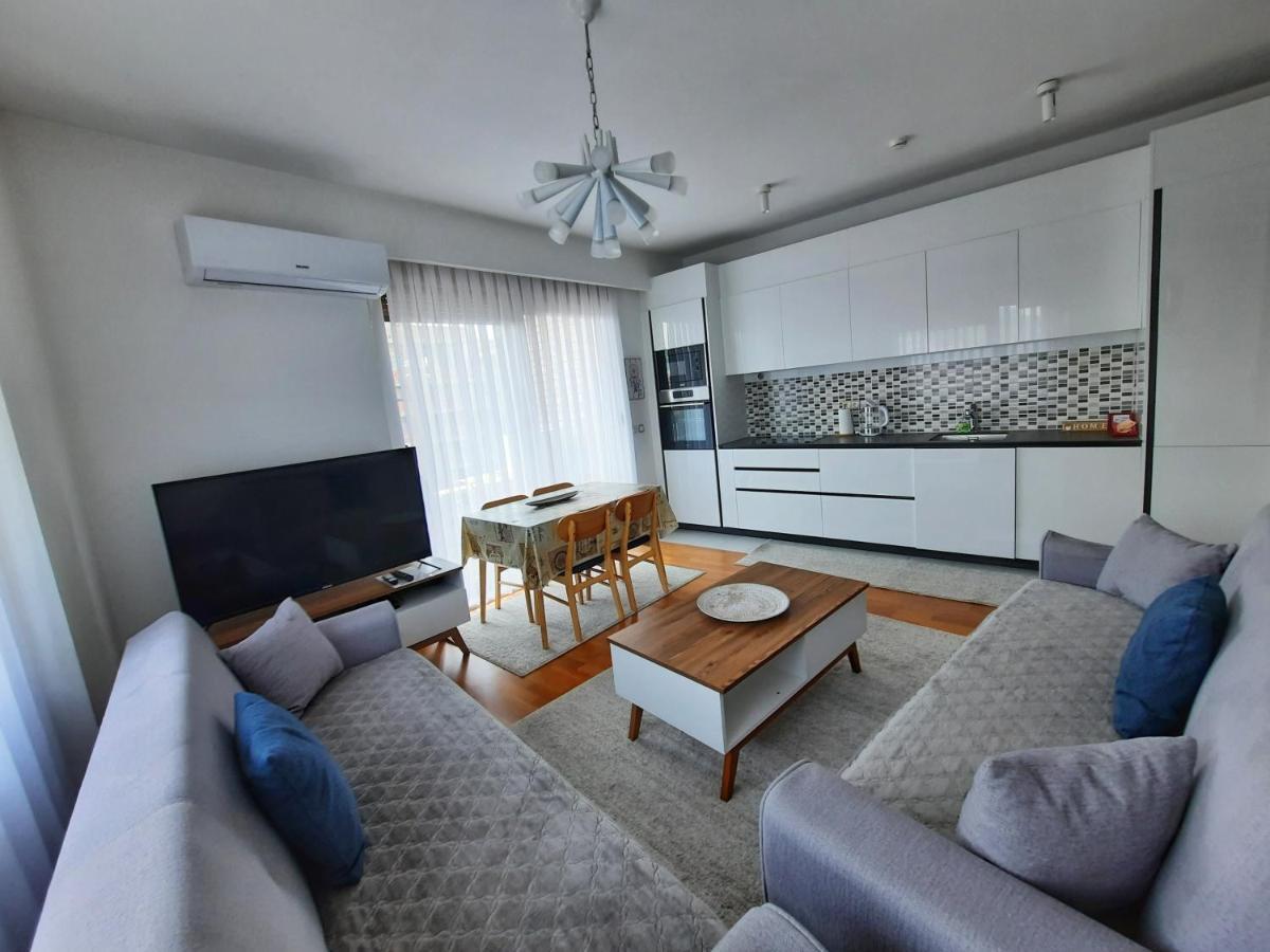 Luxury Sky View Apartment Pristina Exterior photo