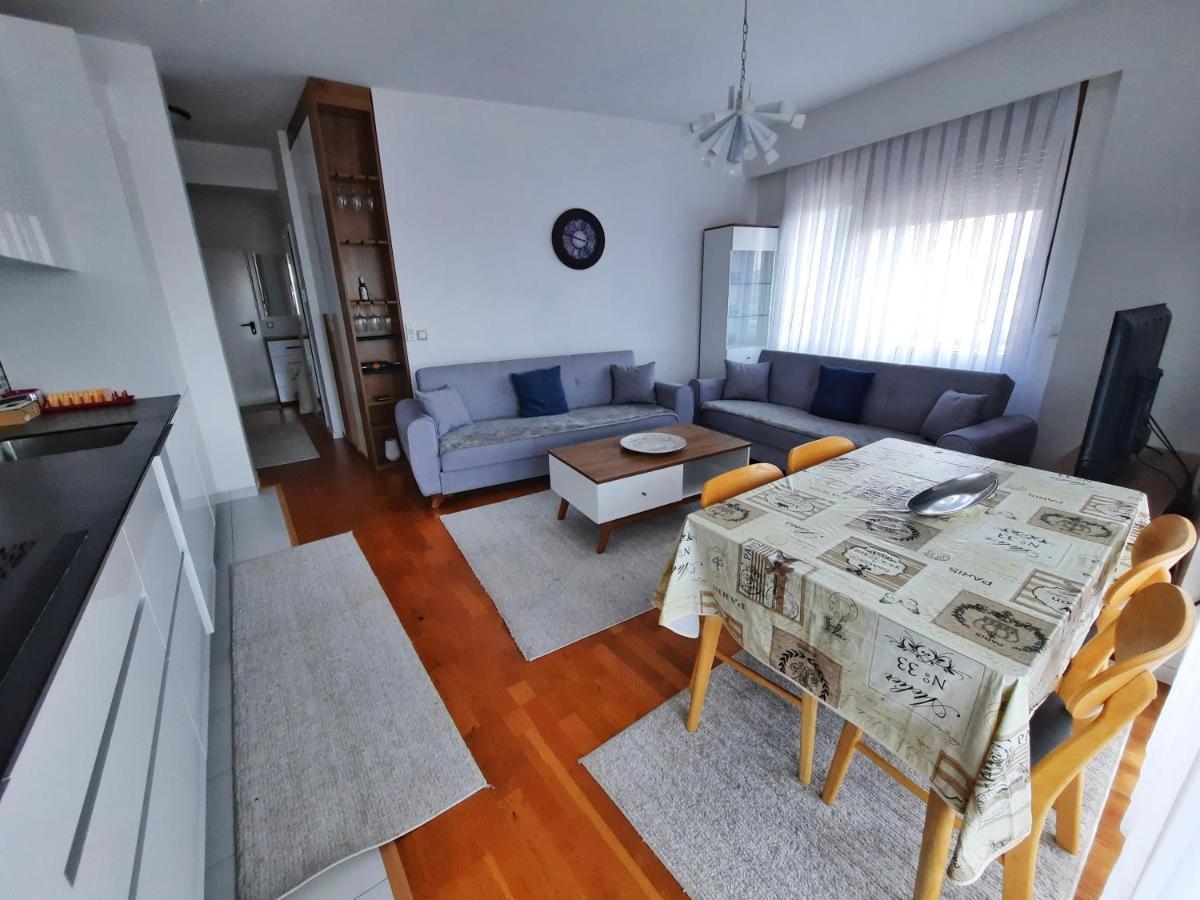 Luxury Sky View Apartment Pristina Exterior photo