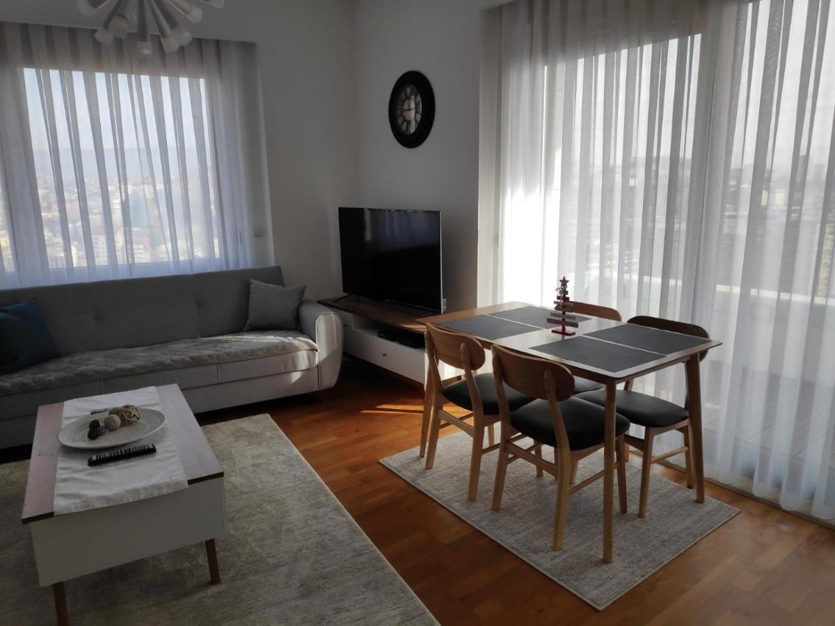 Luxury Sky View Apartment Pristina Exterior photo